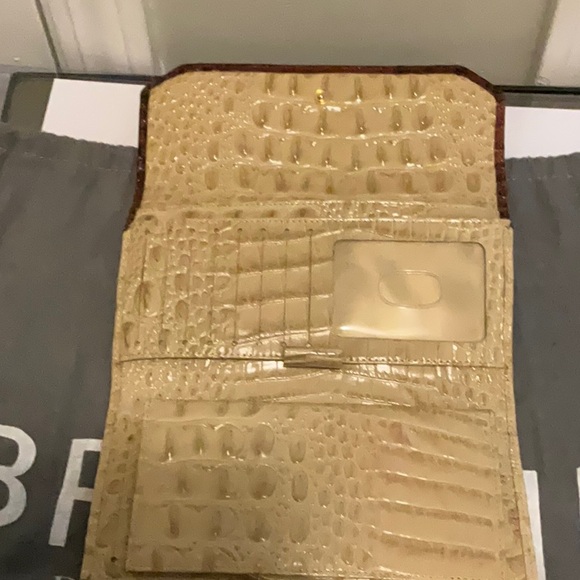 Brahmin Anywhere Tote Tri-color Vanilla Leather Handbag and Wallet - Picture 11 of 13